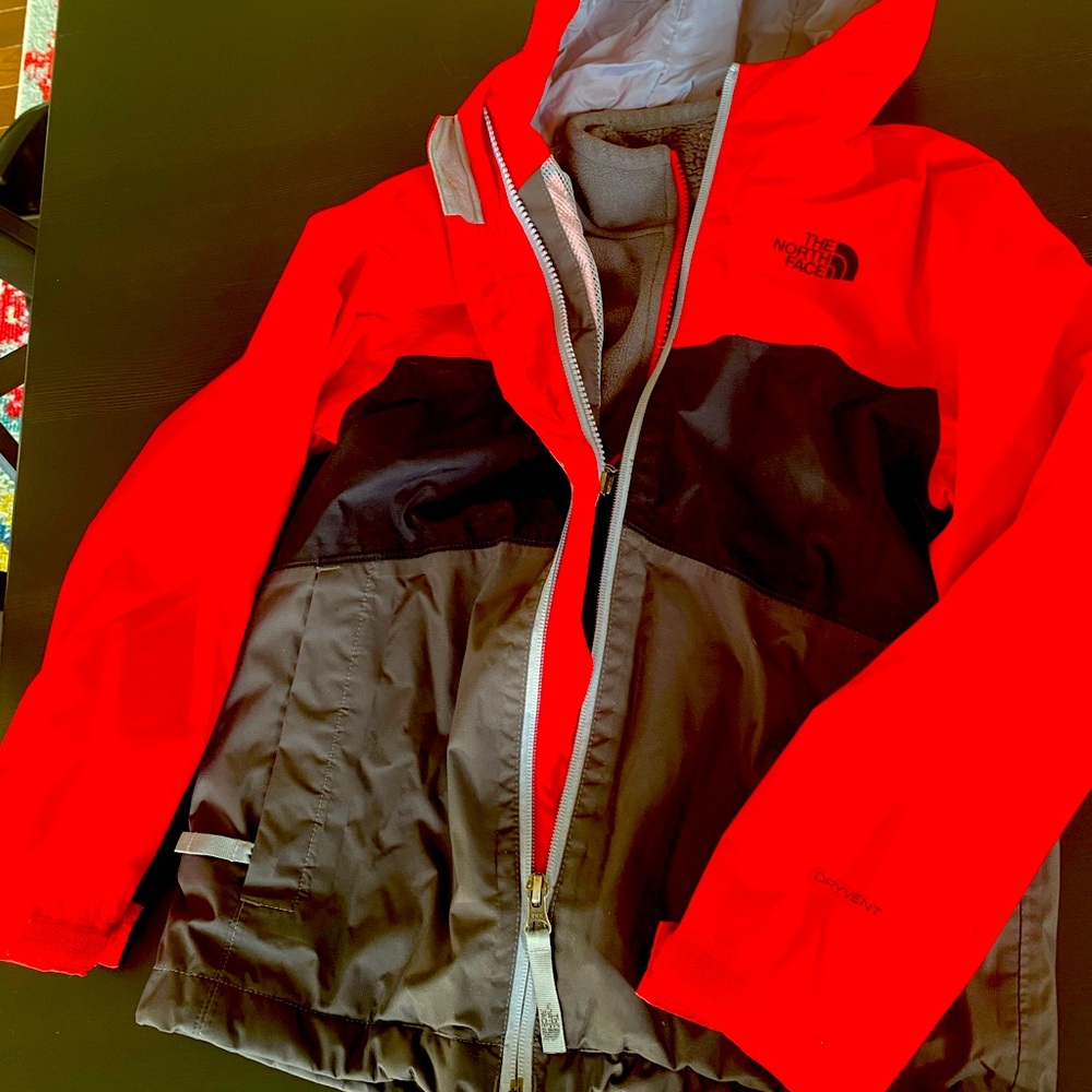 Boys 7/8 North Face tri-climate coat